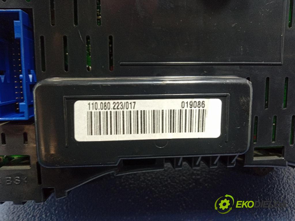 Audi A3 2004 prístrojovka/ budíky 8P0920930G