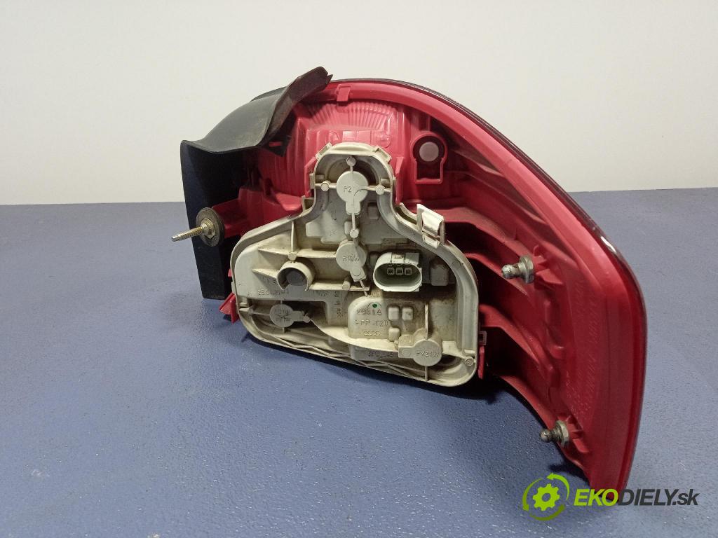 Audi A3 2004 svetlo / reflektor zad ľavá Vonkajsia: 8P0945095