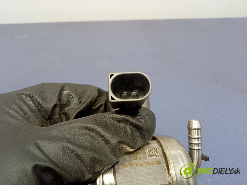 Vw Golf 0 čerpadlo Injekcia: 04E127025D