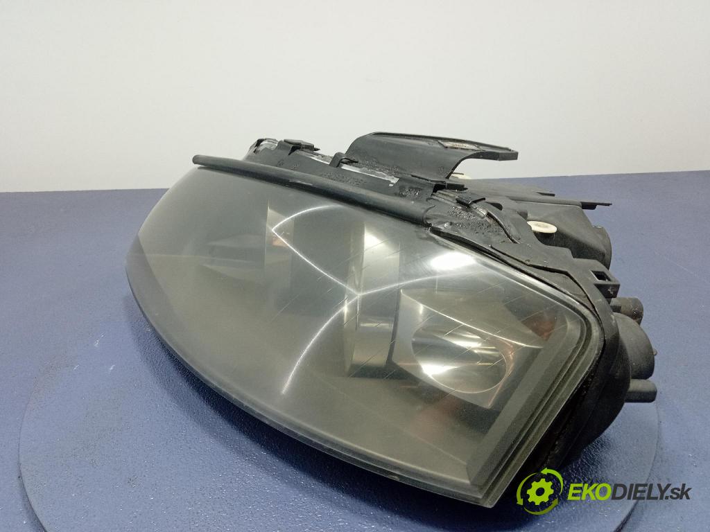 Audi A3 2004 Reflektor: Vľavo: 8P0941003A