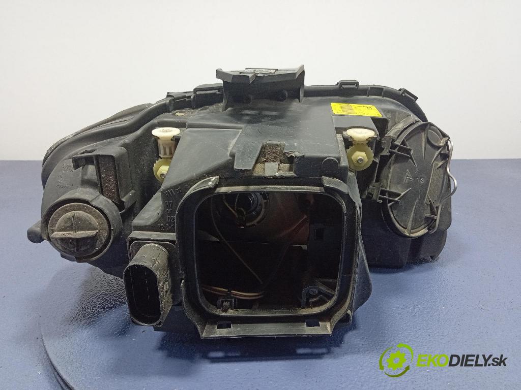 Audi A3 2004 Reflektor: Vľavo: 8P0941003A