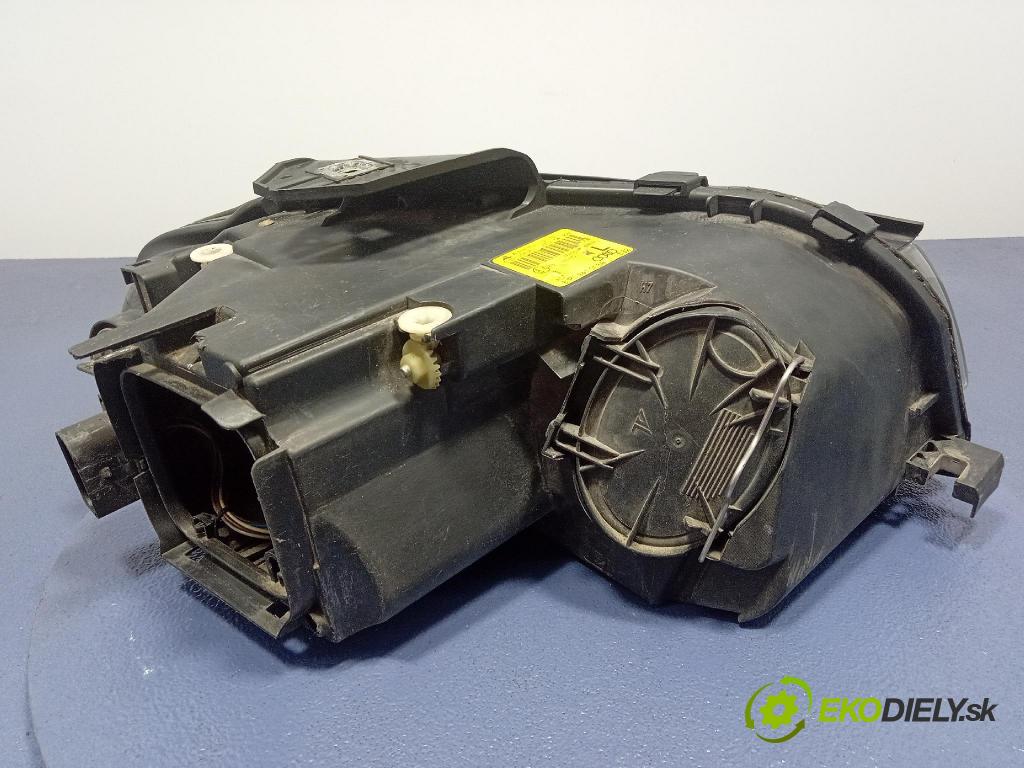 Audi A3 2004 Reflektor: Vľavo: 8P0941003A