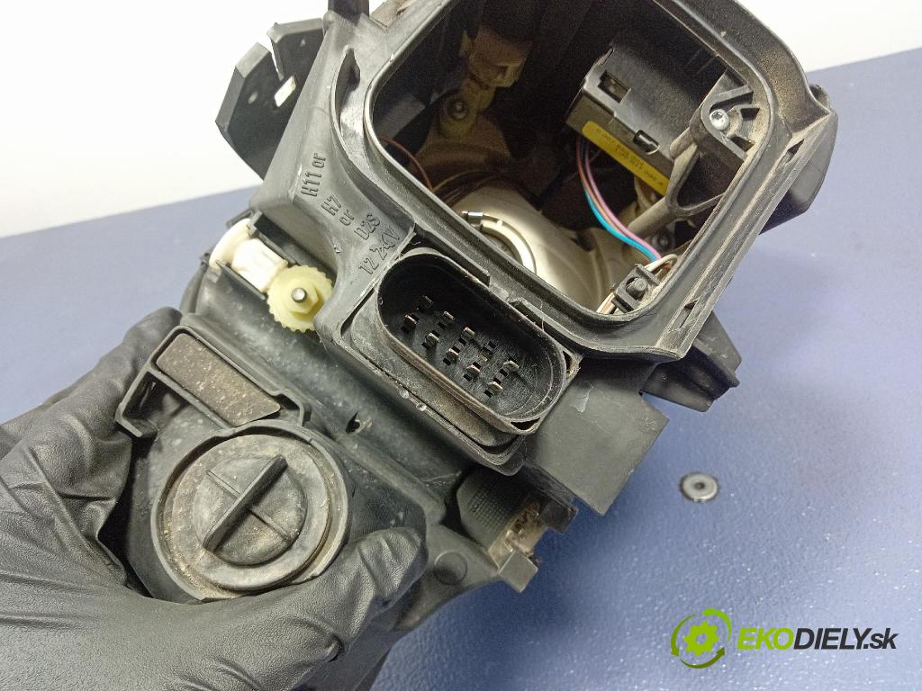 Audi A3 2004 Reflektor: Vľavo: 8P0941003A