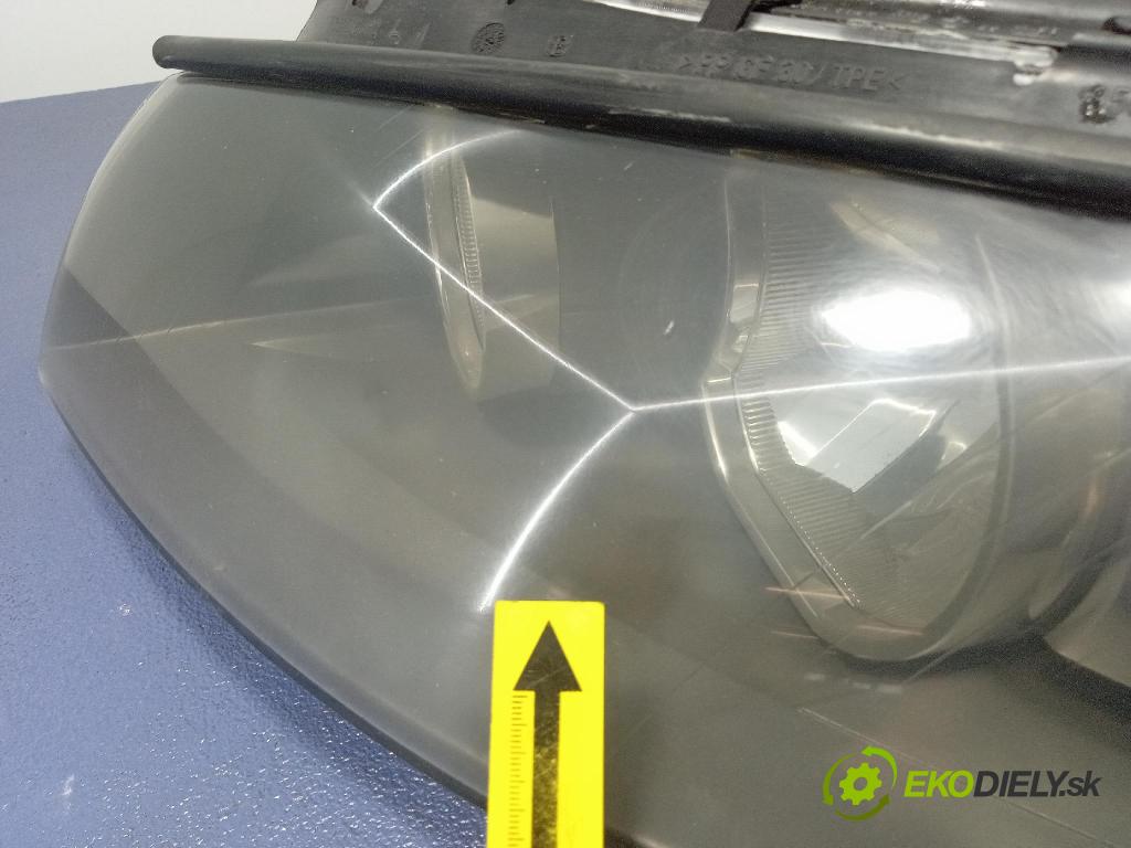 Audi A3 2004 Reflektor: Vľavo: 8P0941003A