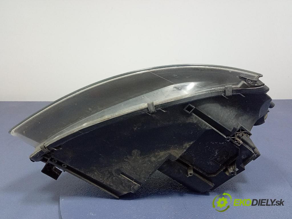 Audi A3 2004 Reflektor: Vľavo: 8P0941003A