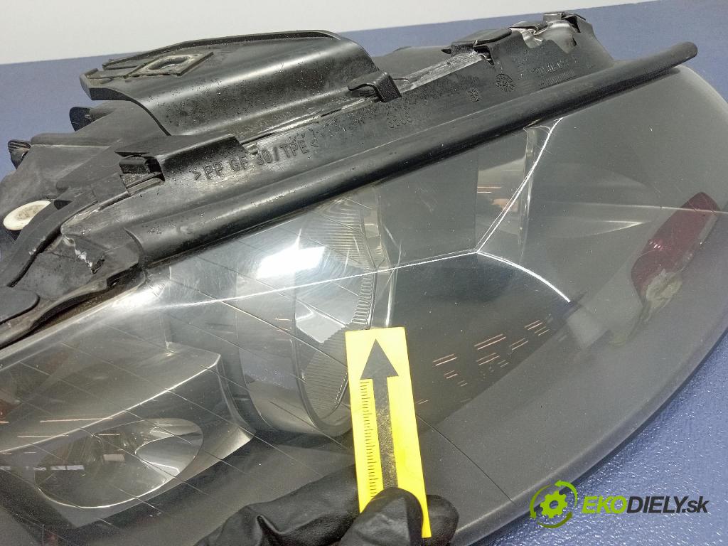 Audi A3 2004 Reflektor: v pravo: