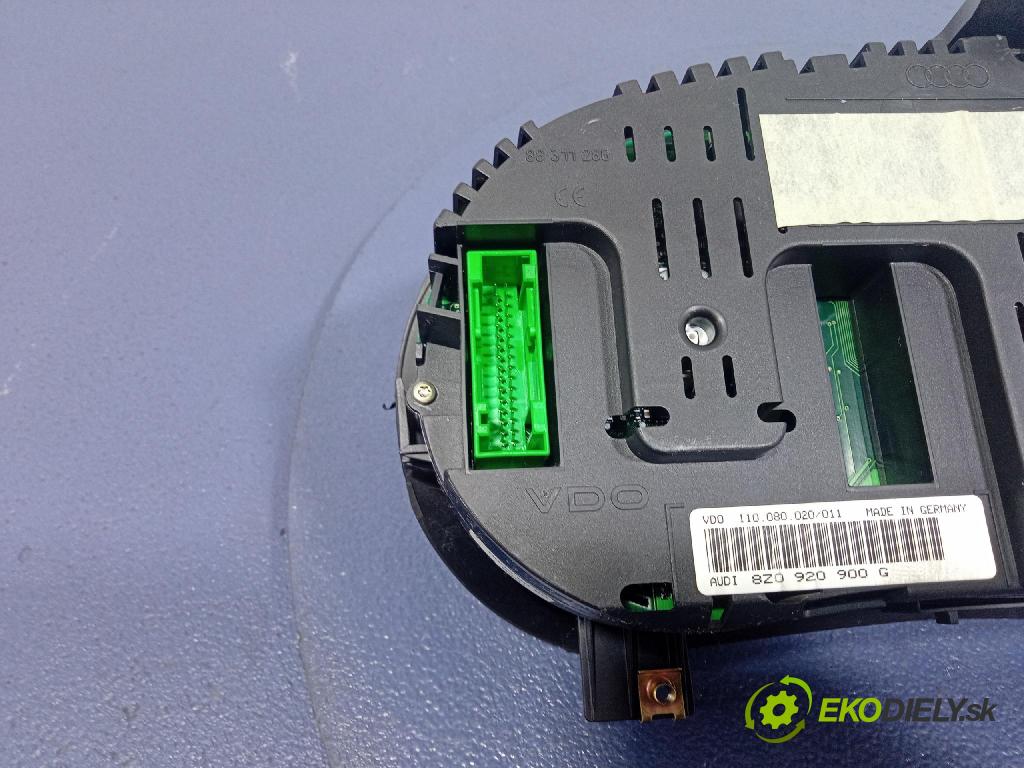 Audi A2 2000 prístrojovka/ budíky 8Z0920900G