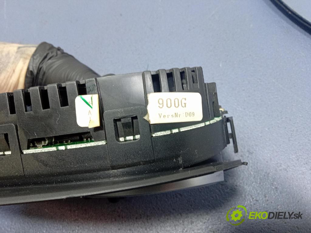 Audi A2 2000 prístrojovka/ budíky 8Z0920900G