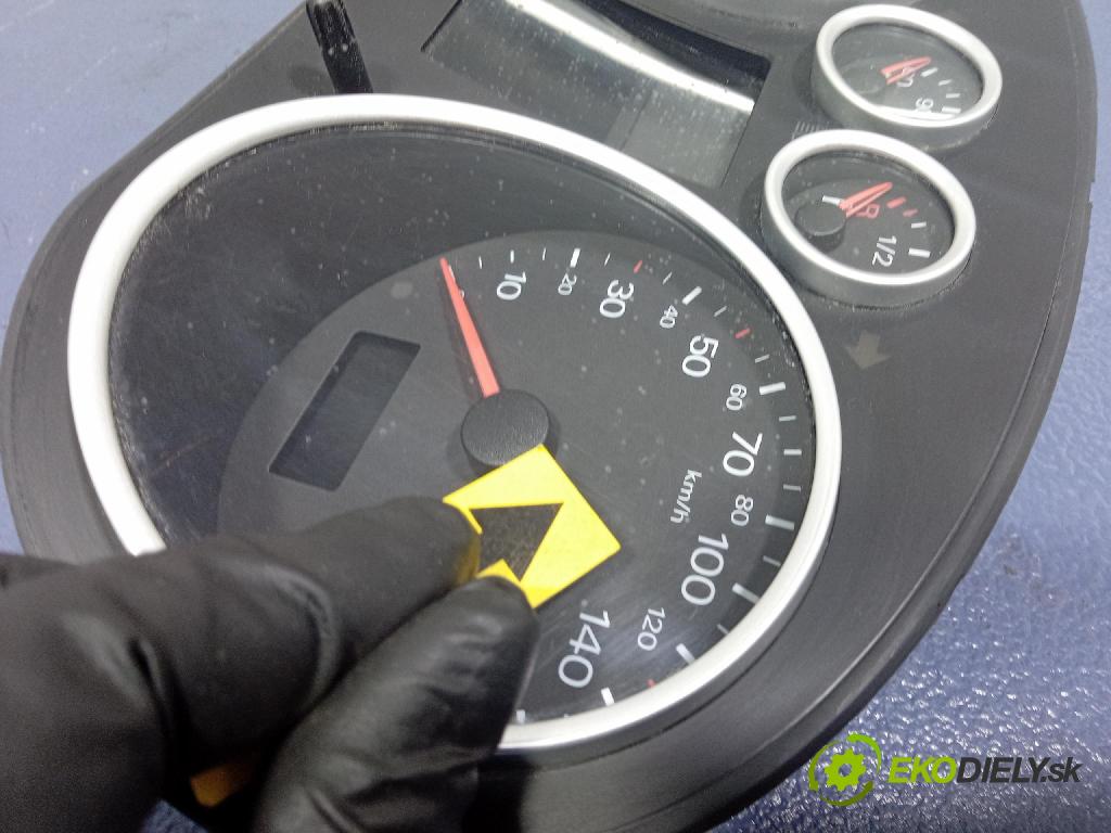 Audi A2 2000 prístrojovka/ budíky 8Z0920900G