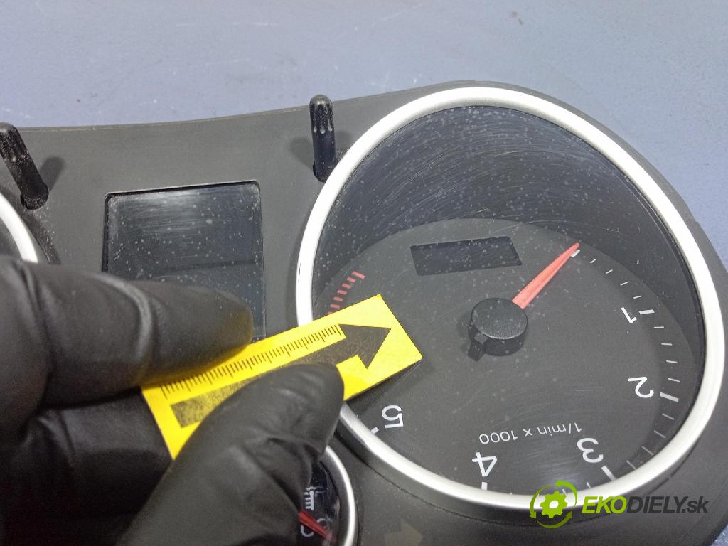 Audi A2 2000 prístrojovka/ budíky 8Z0920900G