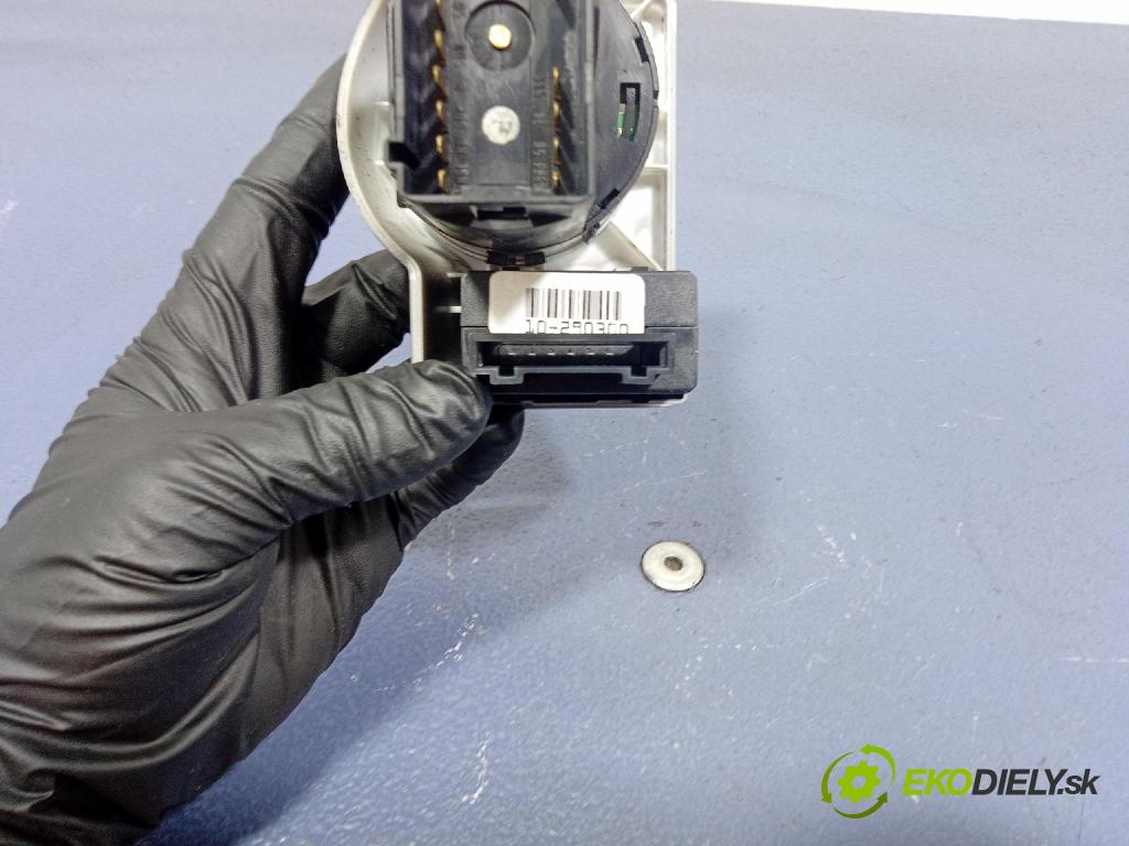 Audi A2 2000 prepínač svetiel 8Z1941531C