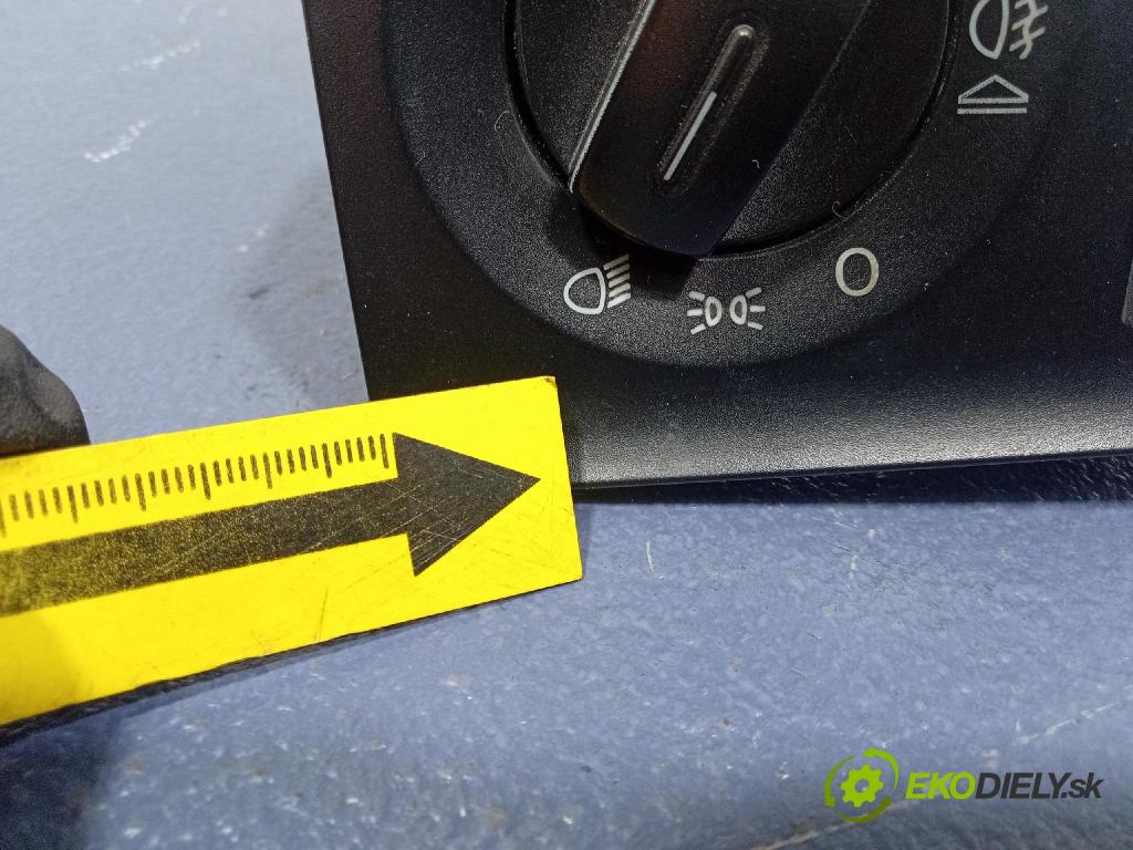 Audi A2 2000 prepínač svetiel 8Z1941531C