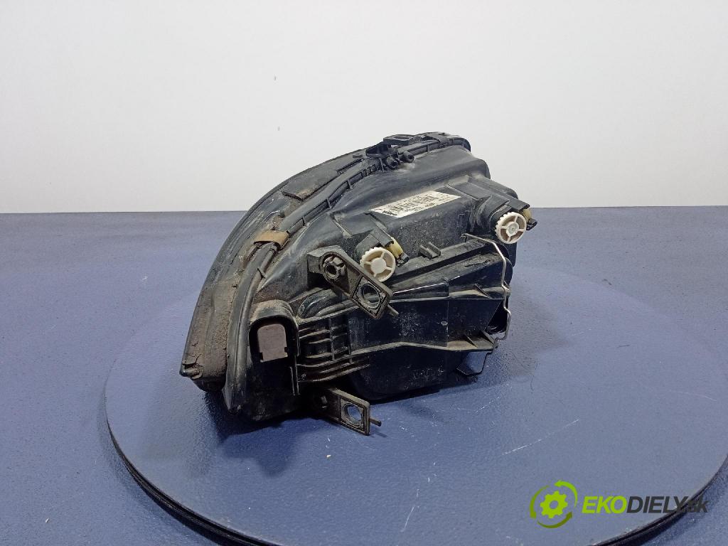 Audi A2 2000 Reflektor: Vľavo: 8Z0941003H