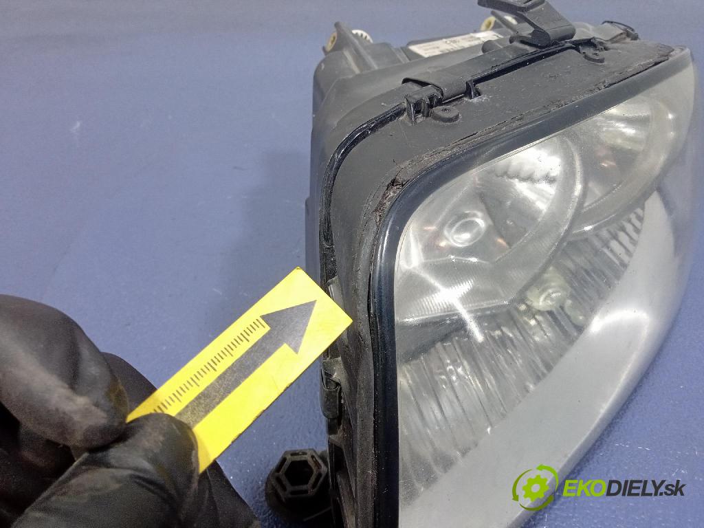 Audi A2 2000 Reflektor: Vľavo: 8Z0941003H