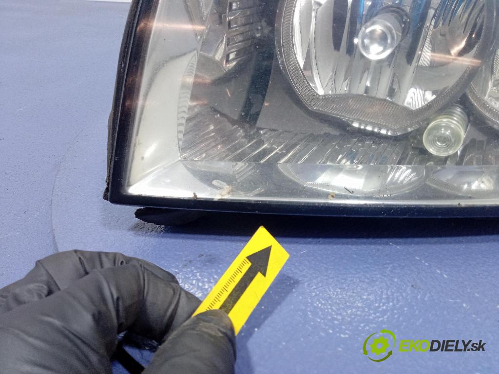 Audi A2 2000 Reflektor: Vľavo: 8Z0941003H