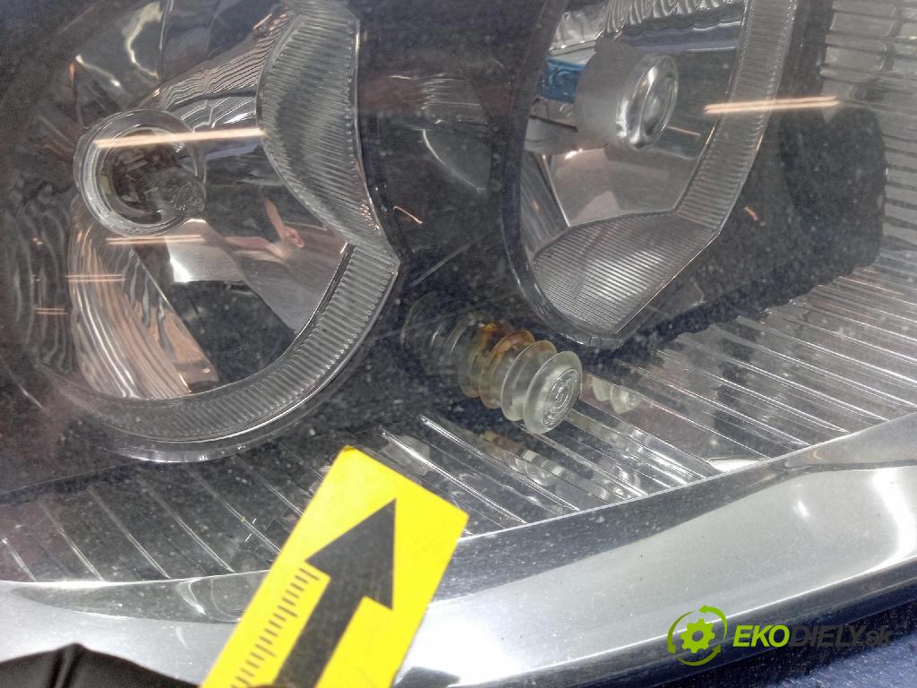 Audi A2 2000 Reflektor: v pravo: 8Z0941004H