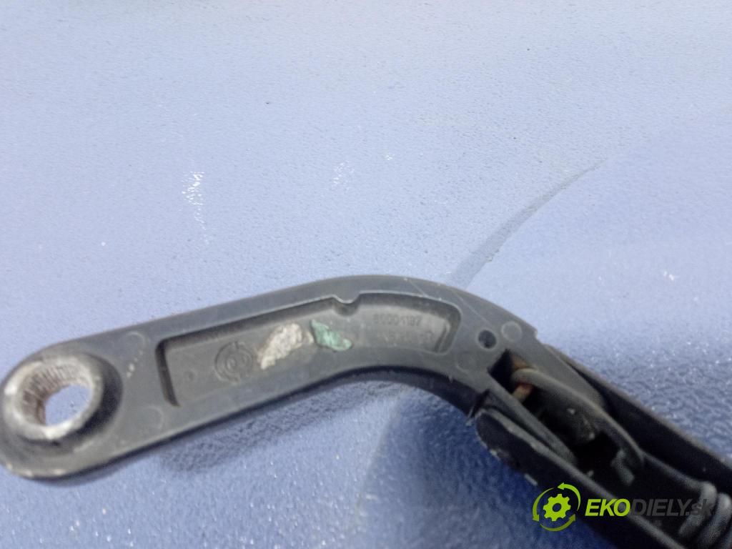 Audi A2 2000 Rameno: Stierače: Predné 