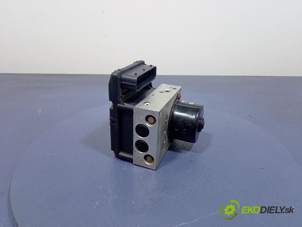 Audi A2 2000 čerpadlo ABS x 8Z0907379A
