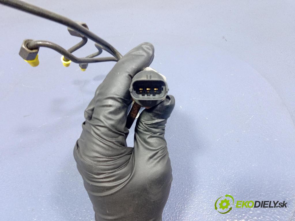 Opel Zafira 2006 lišta Zásobování 55200251