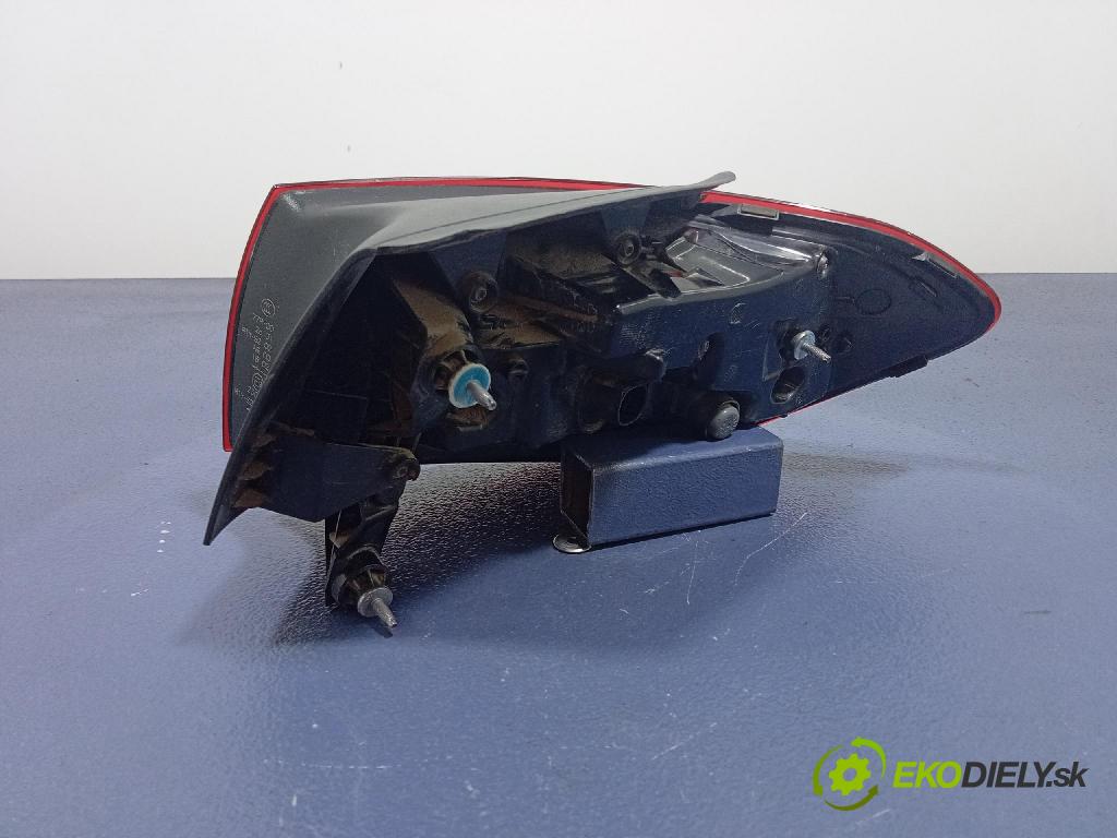 Mercedes B-Klasa 0 svetlo / reflektor zad ľavá Vonkajsia: A2479062901