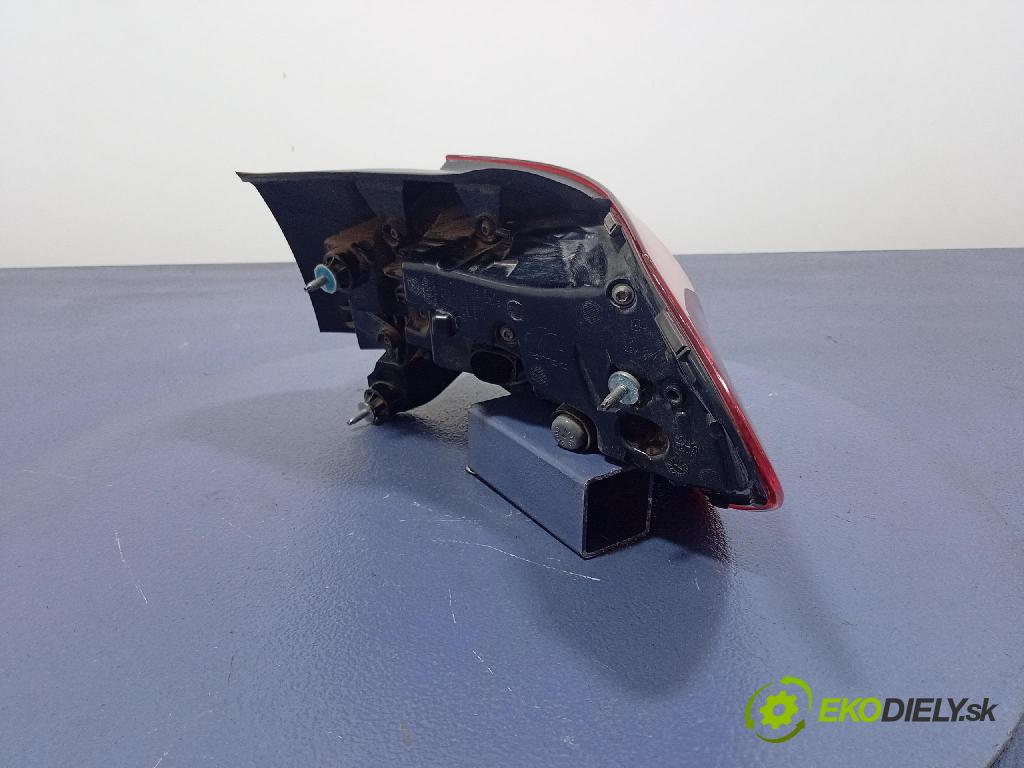 Mercedes B-Klasa 0 svetlo / reflektor zad ľavá Vonkajsia: A2479062901