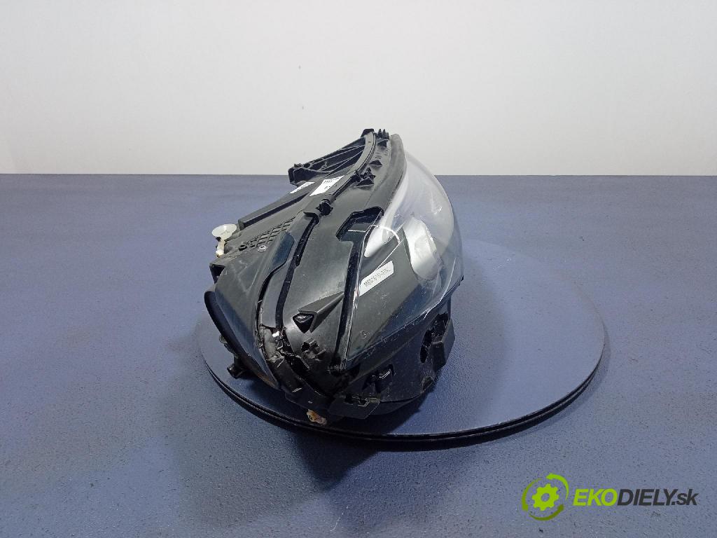 Mercedes A-Klasa 0 Reflektor: v pravo: A1779060201