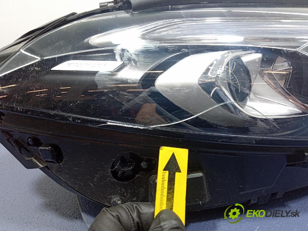 Mercedes A-Klasa 0 Reflektor: v pravo: A1779060201