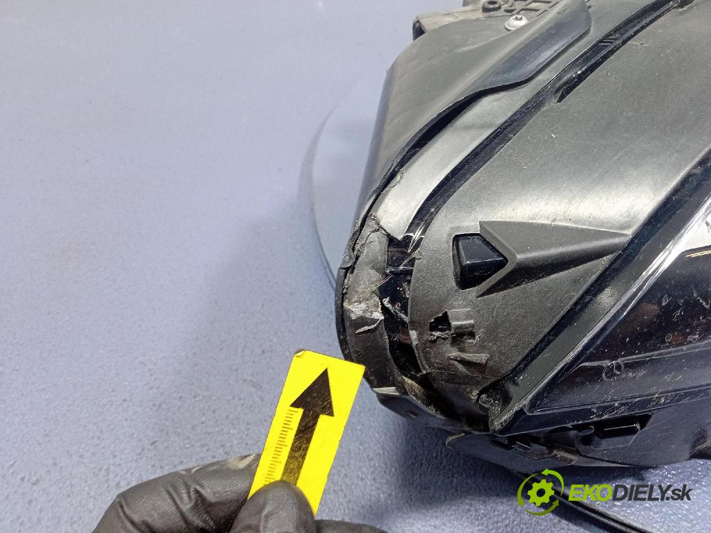 Mercedes A-Klasa 0 Reflektor: v pravo: A1779060201