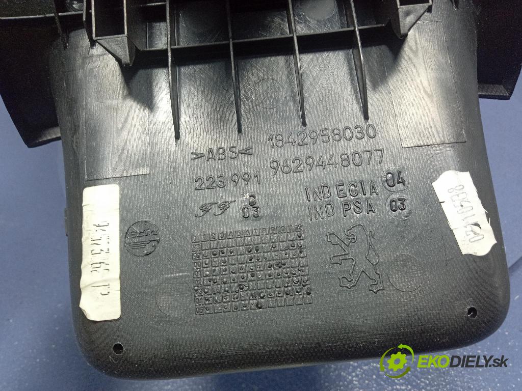 Peugeot 607 2005 tunel Stredný: 9629448077