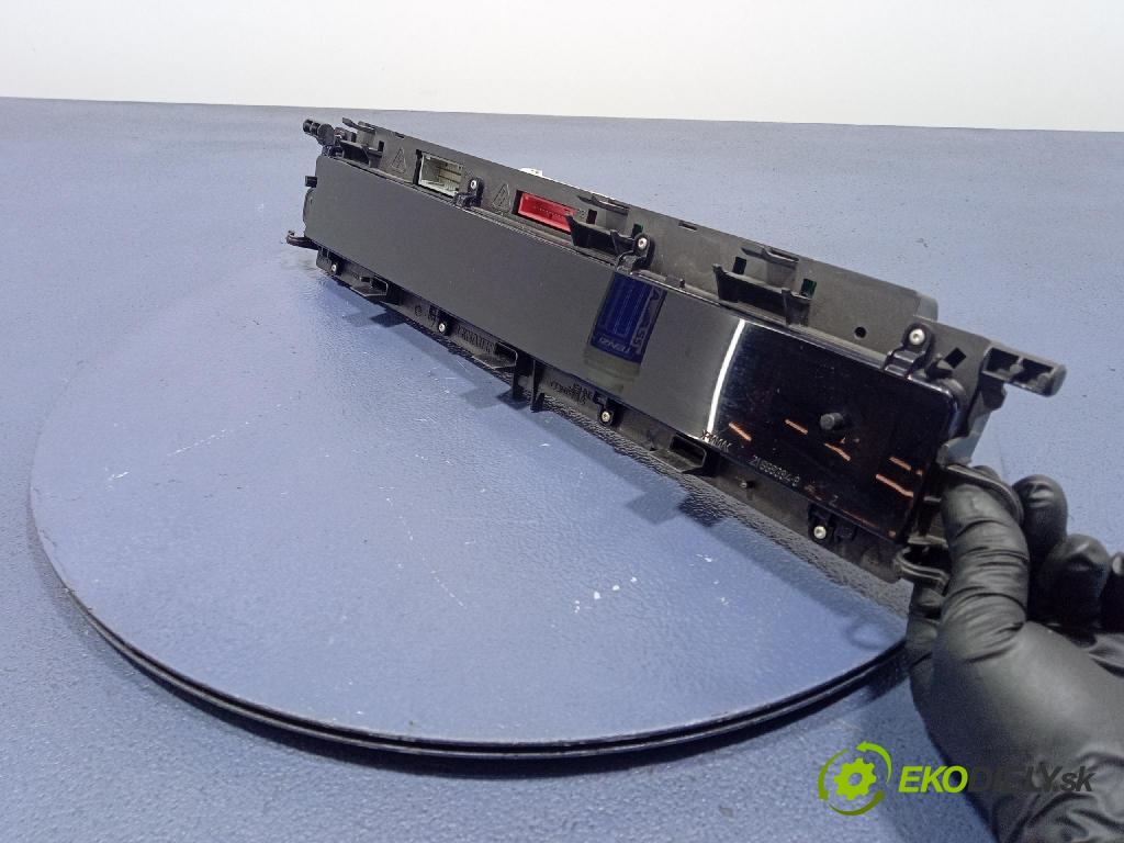 Renault Scenic 2004 prístrojovka/ budíky 8200451505A