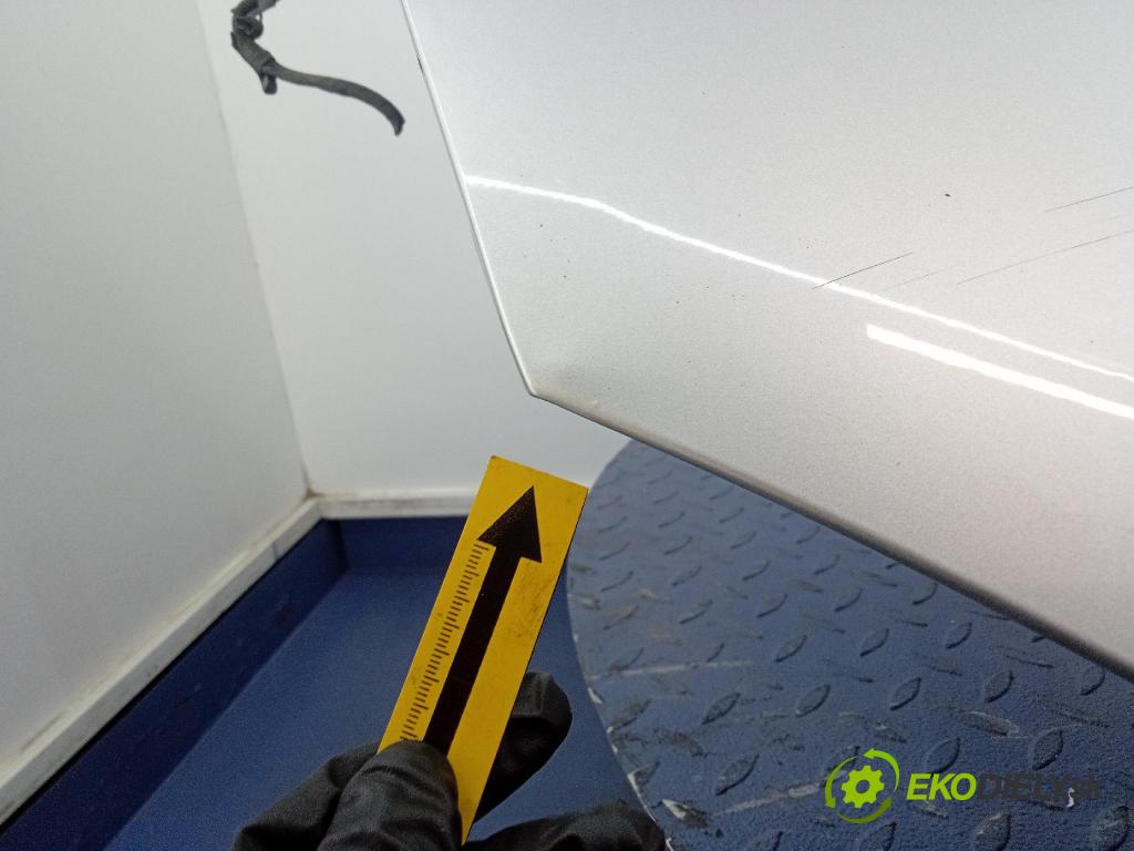 Vw Golf 2005 kapota přední: