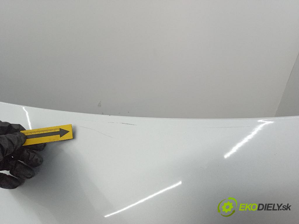 Vw Golf 2005 kapota přední: