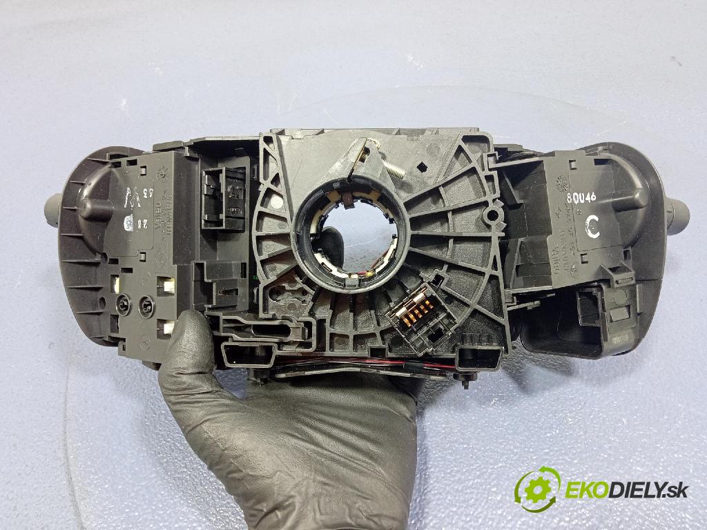 Renault Scenic 2004 Přepínač Komplex: 8200127727