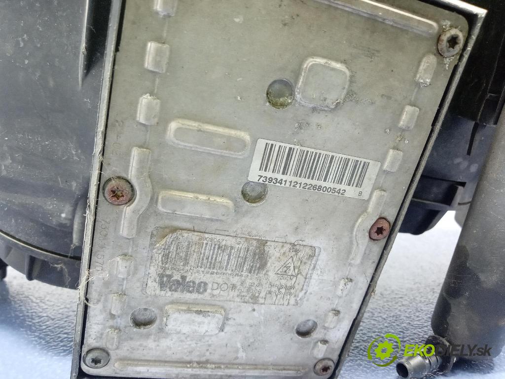 Peugeot 607 2005 Reflektor: v pravo: 9654670880