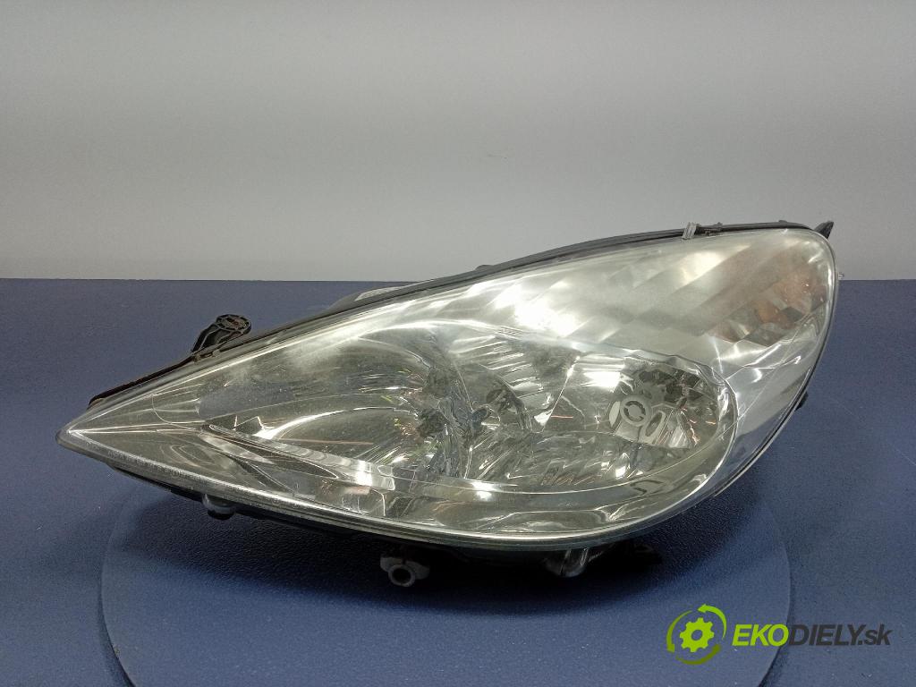 Peugeot 607 2005 Reflektor: v pravo: 9654670980