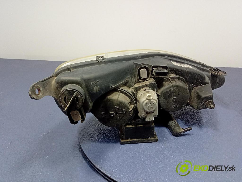 Peugeot 607 2005 Reflektor: v pravo: 9654670980