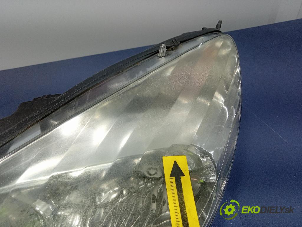 Peugeot 607 2005 Reflektor: v pravo: 9654670980