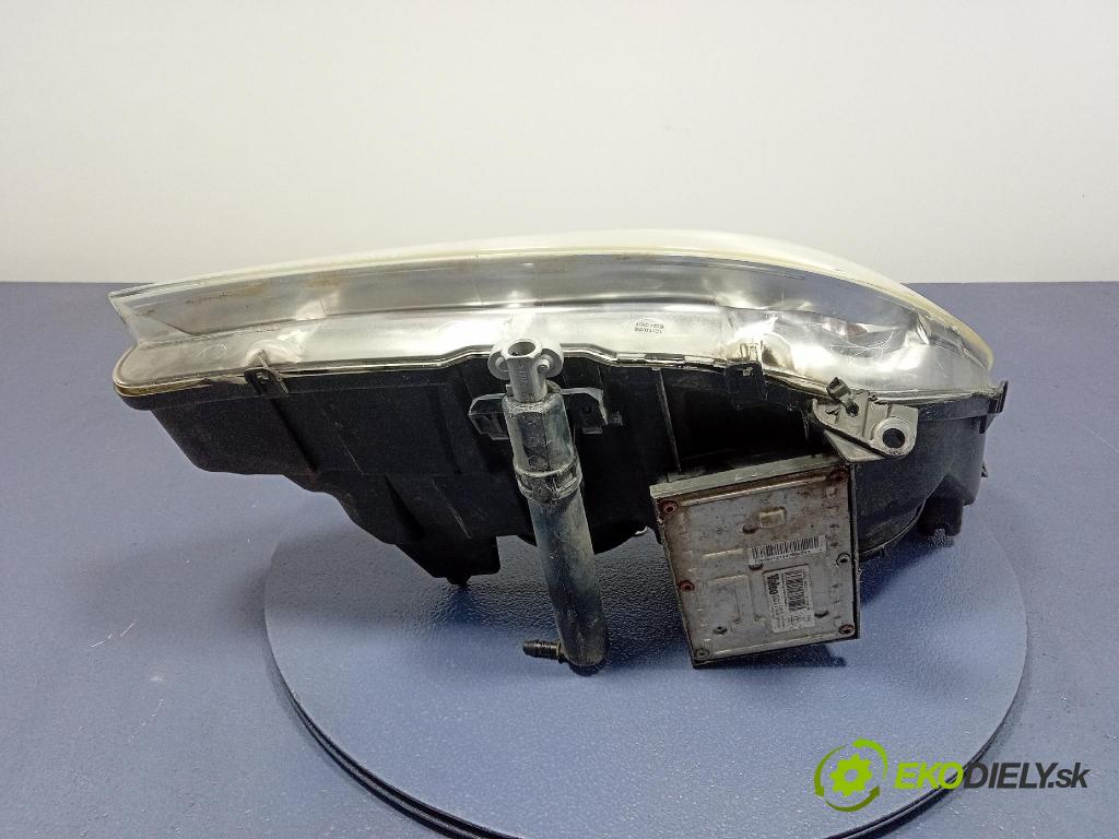 Peugeot 607 2005 Reflektor: v pravo: 9654670980