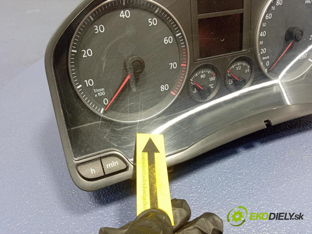 Vw Golf 2005 prístrojovka/ budíky 1K0920851N