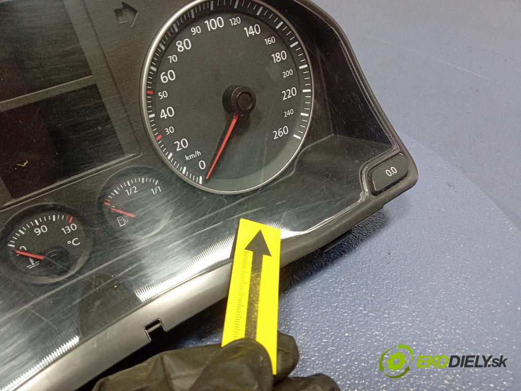 Vw Golf 2005 prístrojovka/ budíky 1K0920851N