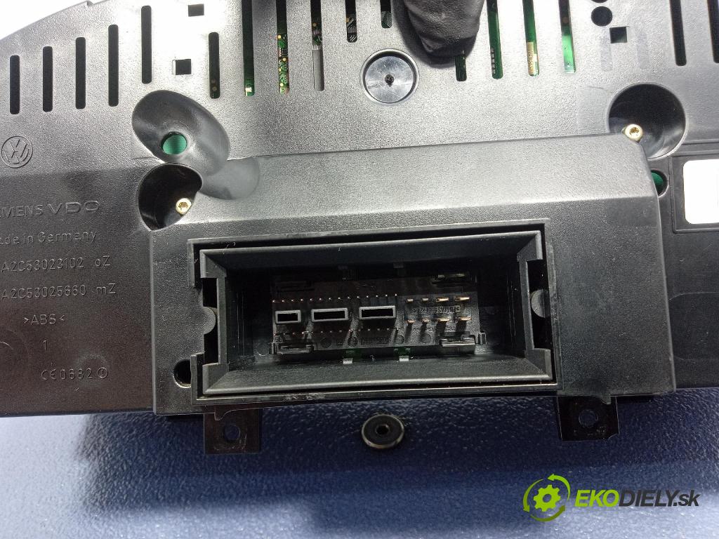 Vw Golf 2005 prístrojovka/ budíky 1K0920851N