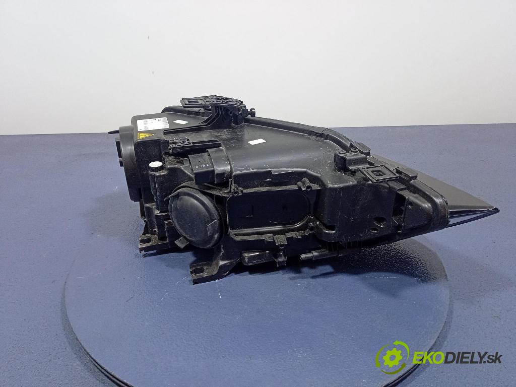 Audi A4 0 Reflektor: Vľavo: 8K0941043F