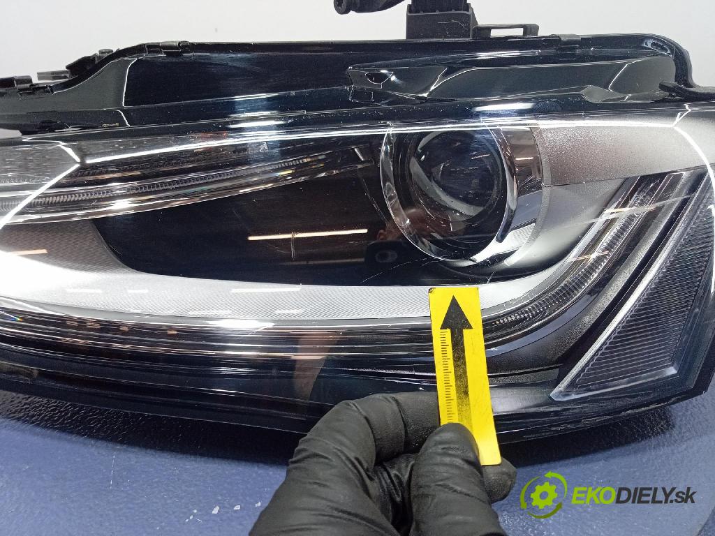 Audi A4 0 Reflektor: Vľavo: 8K0941043F