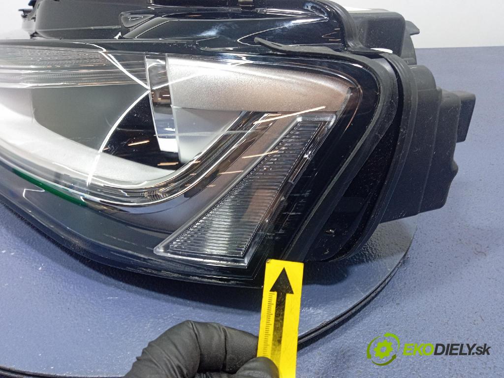 Audi A4 0 Reflektor: Vľavo: 8K0941043F