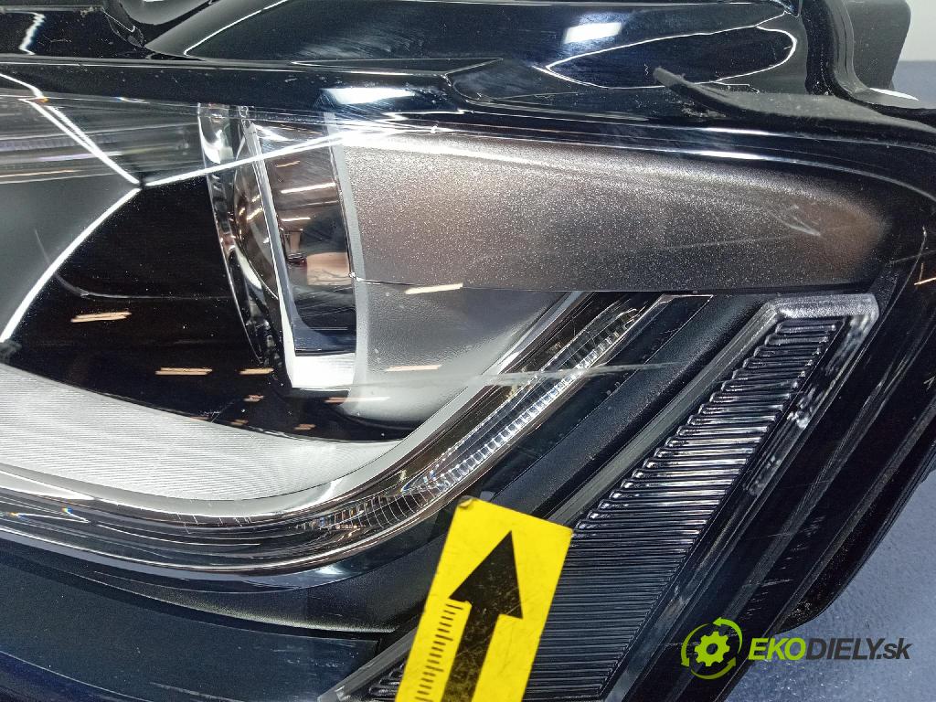 Audi A4 0 Reflektor: Vľavo: 8K0941043F