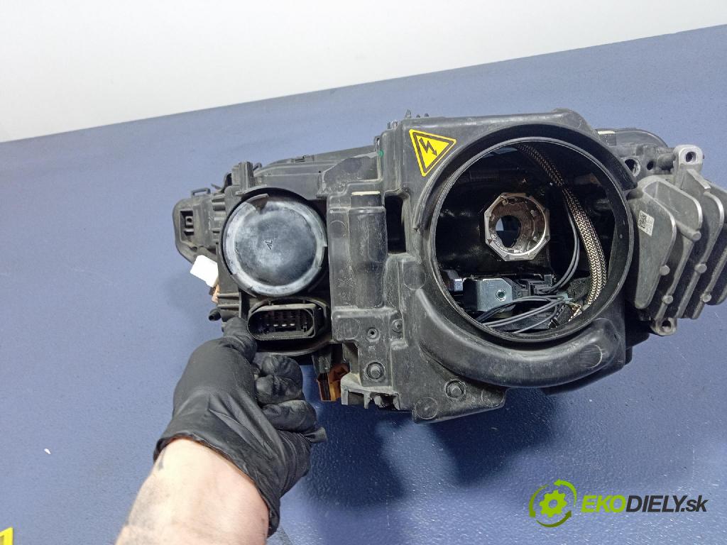 Audi A5 0 Reflektor: v pravo: 8T0941032C