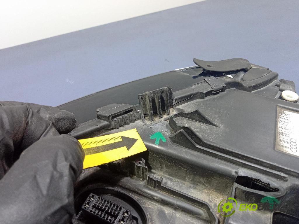 Audi A5 0 Reflektor: v pravo: 8T0941032C