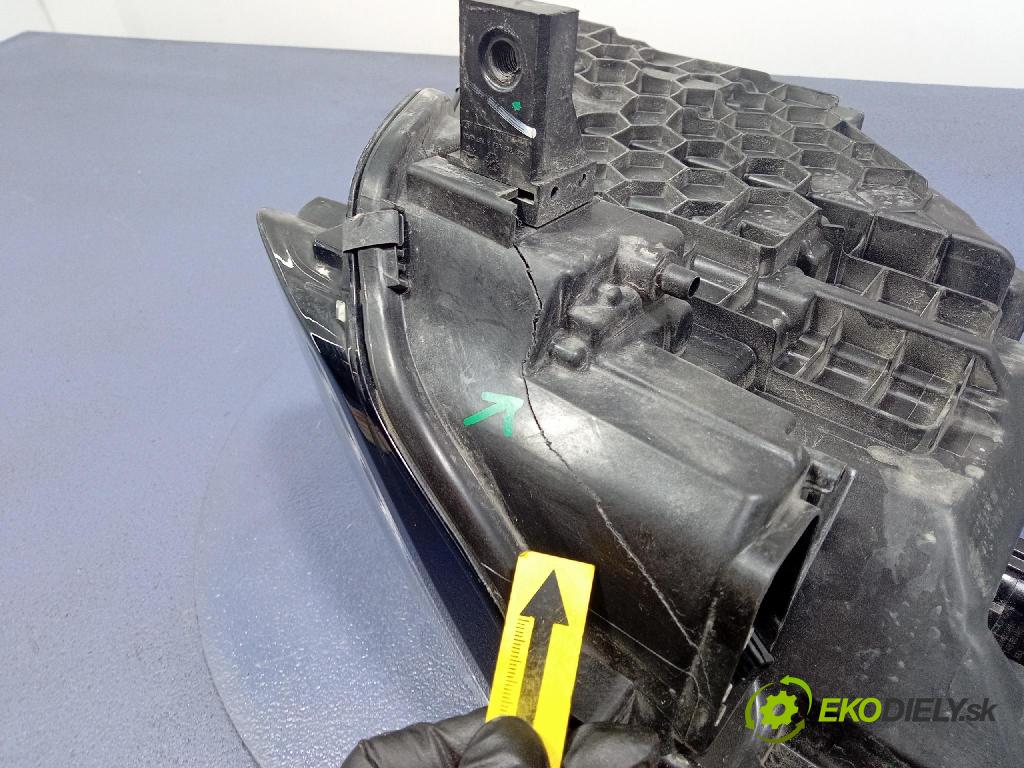 Audi Q8 0 Reflektor: v pravo: 4KE941040