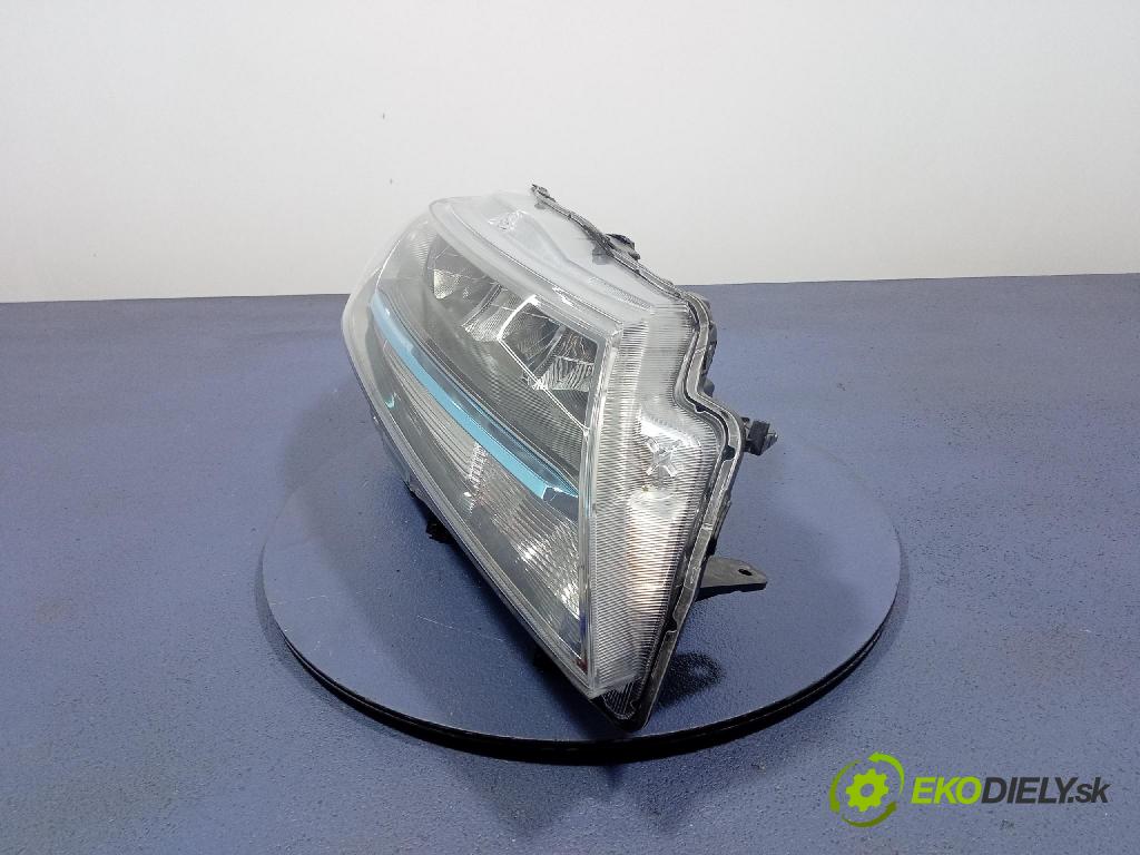 Suzuki Vitara 0 Reflektor: v pravo: 100-7R016