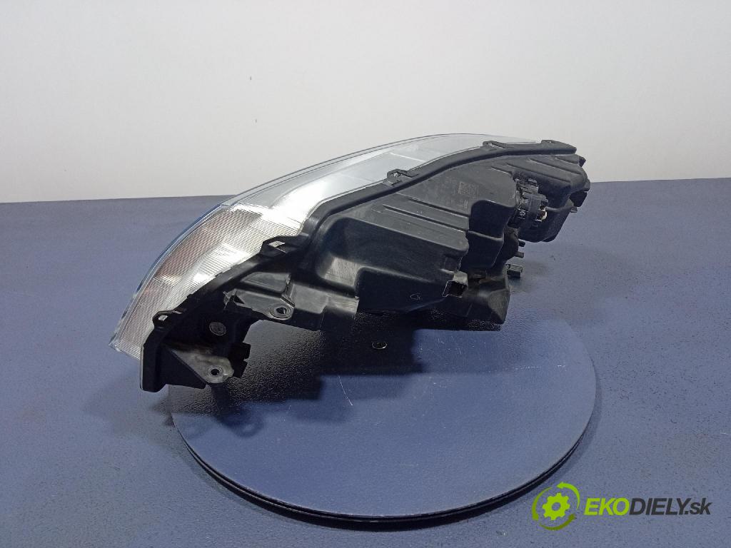 Suzuki Vitara 0 Reflektor: v pravo: 100-7R016